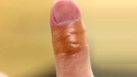 반창고 깔끔하게 붙이는 방법